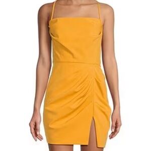 Gianni Bini SZ 12
Miley Crepe Halter Gathered Waist Side Slit Mini Dress